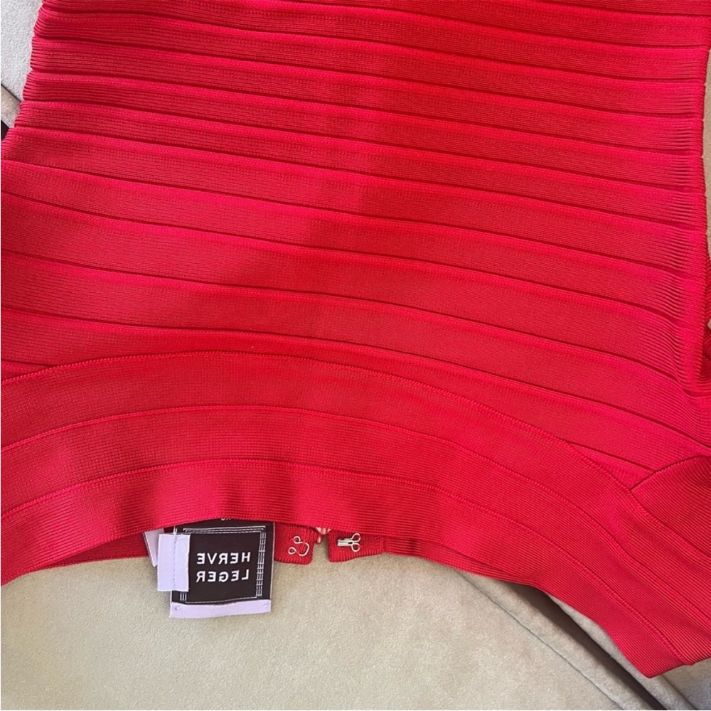 Hervé Léger “Renny” Long-Sleeve Off-Shoulder Bandage Dress – Red – XS - Picture 4 of 7